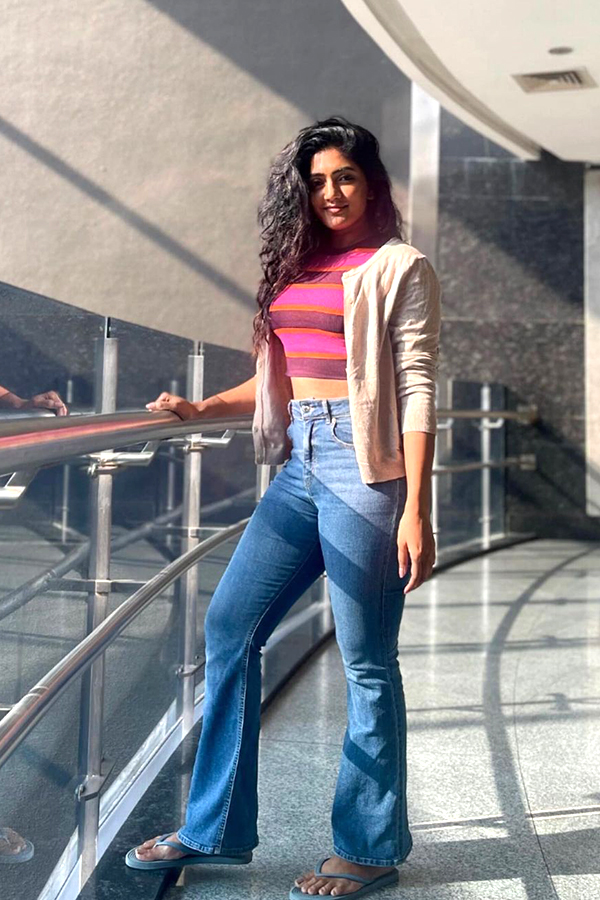 Tollywood Actress Eesha Rebba Beautiful Photos - Sakshi13