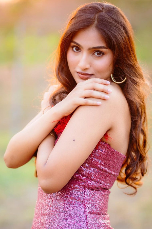 Telugu Serial Actress Pranavi Manukonda Photos - Sakshi14