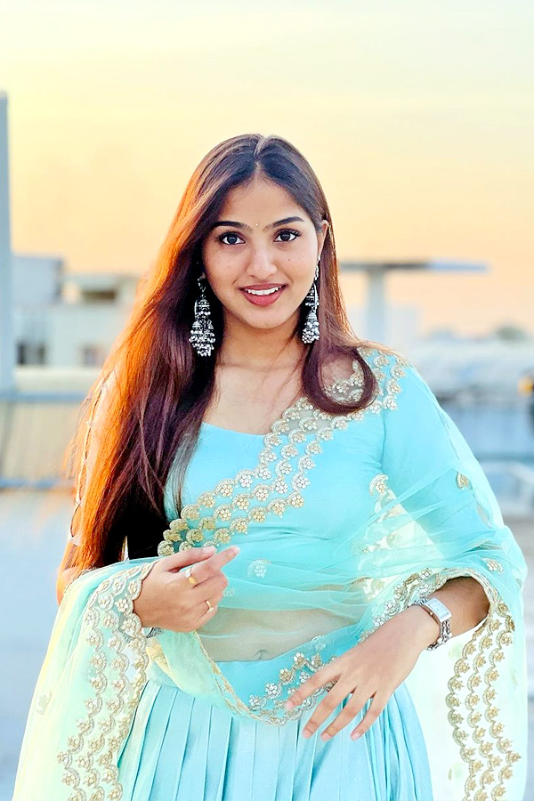 Telugu Serial Actress Pranavi Manukonda Photos - Sakshi17