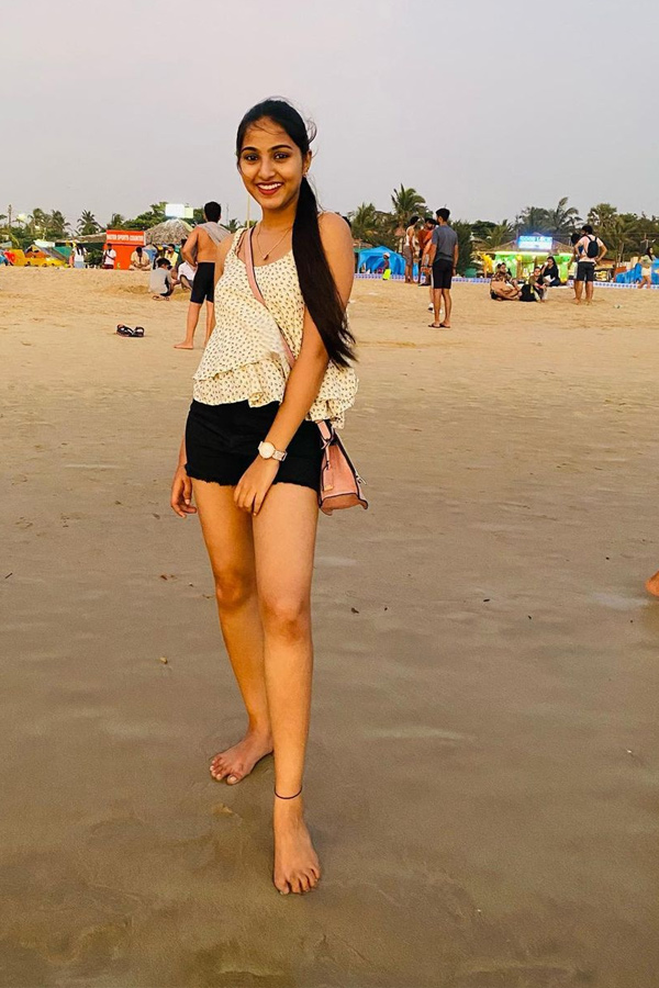 Telugu Serial Actress Pranavi Manukonda Photos - Sakshi19