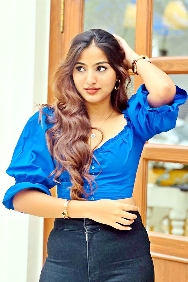Telugu Serial Actress Pranavi Manukonda Photos - Sakshi9
