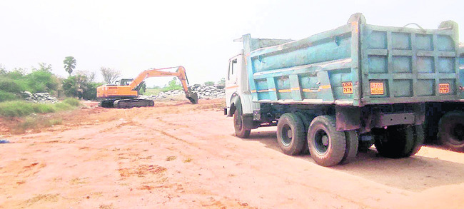 ప్రారంభమైన రిజర్వాయర్‌ పనులు  
4