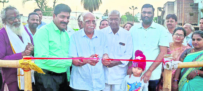 రాయగడ: పోటీలను ప్రారంభిస్తున్న
రాఘవ కుముంధాన్ 1