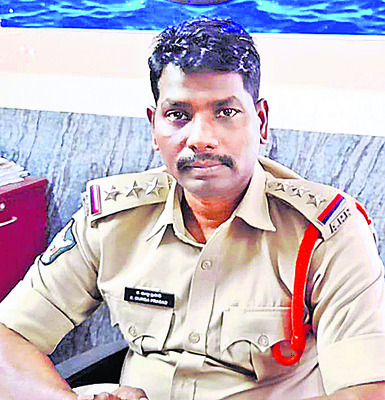 సీఐ దుర్గాప్రసాద్1
