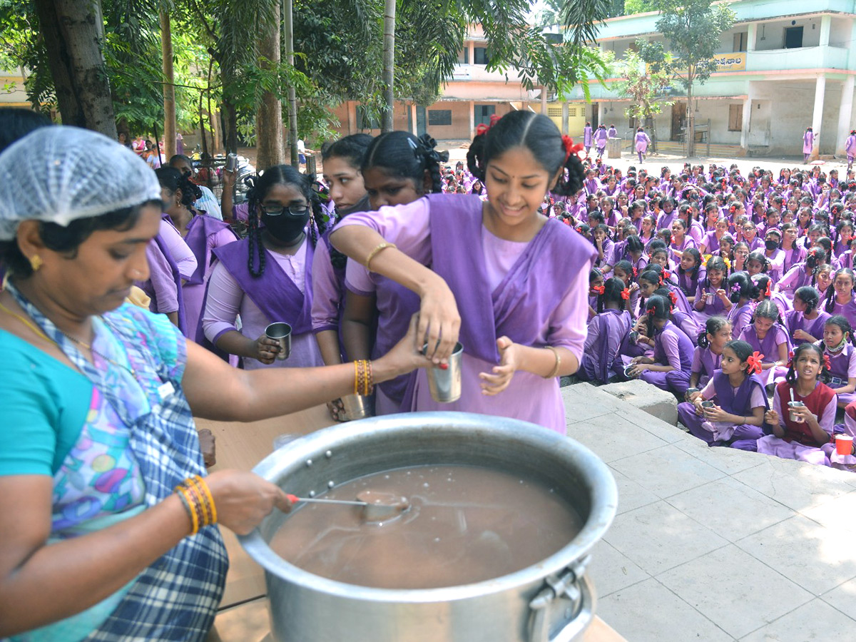 Jagananna Gorumudda Ragi Java Menu Launched by CM Jagan - Sakshi13