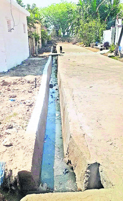 బుచ్చిరెడ్డిపాళెంలో ఎమ్మెల్యే నిధులతో 
నిర్మించిన సైడు కాలువ 1