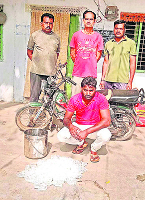 పోలీసుల అదుపులో నిందితుడు1