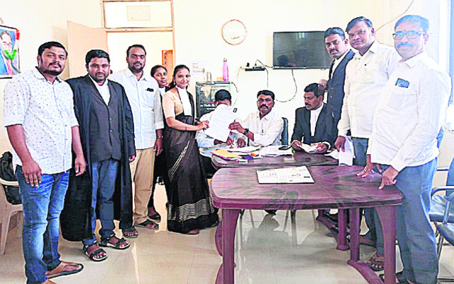 నామినేషన్ వేస్తున్న అన్నపూర్ణ3