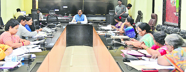మాట్లాడుతున్న కలెక్టర్ వేణుగోపాల్ రెడ్డి 3