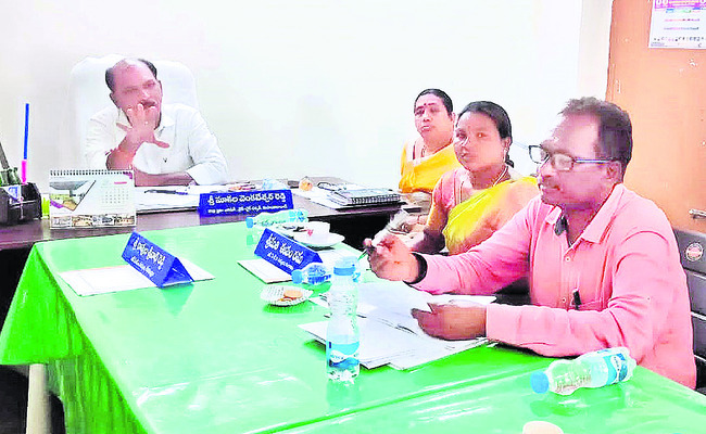 సమావేశంలో మాట్లాడుతున్న
జెడ్పీ వైస్ చైర్మన్ వెంకటేశ్వర రెడ్డి6
