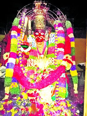 శ్రీ చౌడేశ్వరిదేవి
అమ్మవారు3