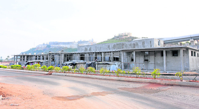 కొనసాగుతున్న అన్నప్రసాద సత్రం పనులు
1