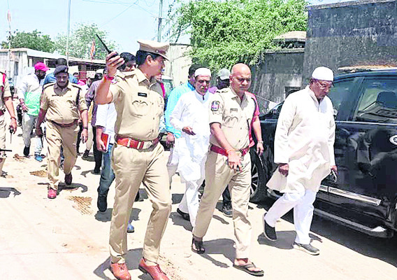 రూట్మ్యాప్ పరిశీలిస్తున్న ఎస్పీ ప్రవీణ్కుమార్3