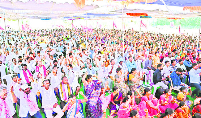 ఆత్మీయ సమ్మేళనానికి హాజరైన బీఆర్‌ఎస్‌ శ్రేణులు1