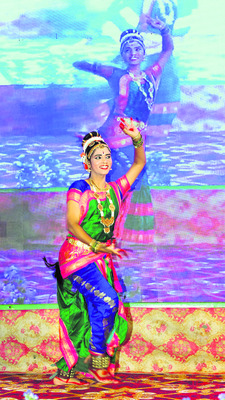 నృత్య ప్రదర్శన ఇస్తున్న విద్యార్థిని 5