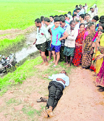 మృతిచెందిన సుబ్బారావు (ఇన్సెట్) వడ్లమూడి సుబ్బారావు (ఫైల్) 1