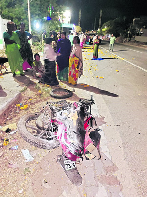 నుజ్జునుజ్జైన ద్విచక్ర వాహనం1