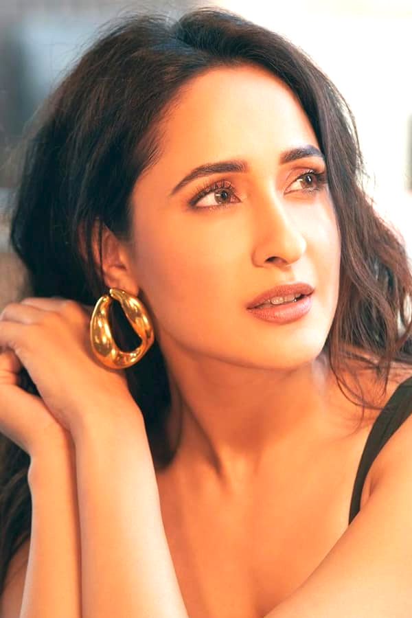 Kanche Movie Heroine Pragya Jaiswal Photos - Sakshi2