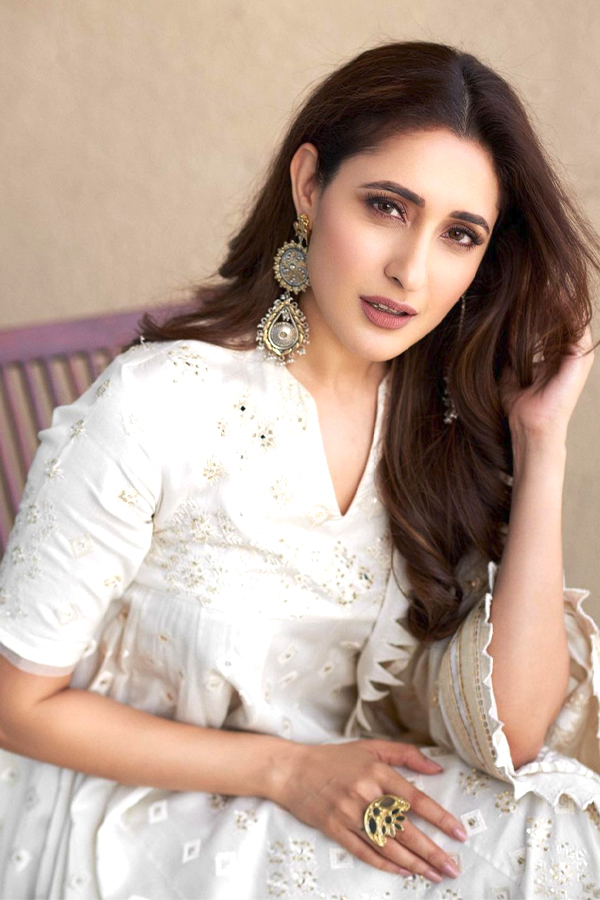 Kanche Movie Heroine Pragya Jaiswal Photos - Sakshi10