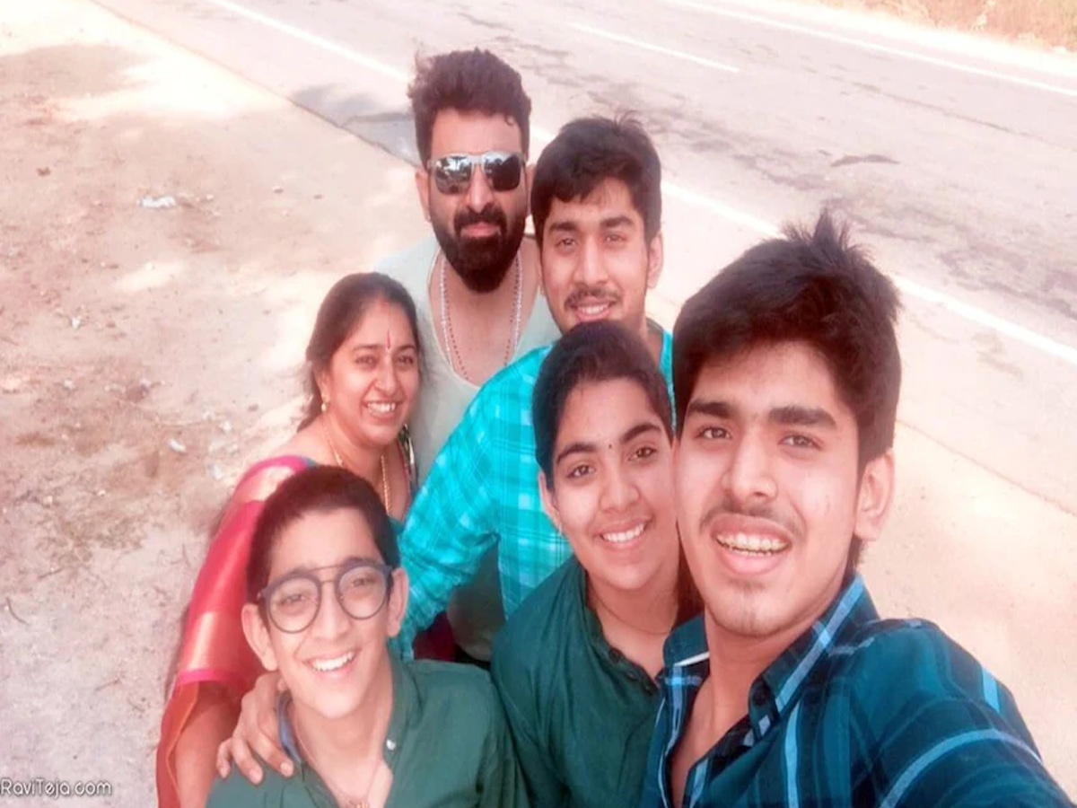 Mass Maharaja Ravi Teja Family Photos - Sakshi11