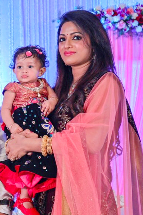 Anchor Udaya Bhanu Family Children Photos - Sakshi8