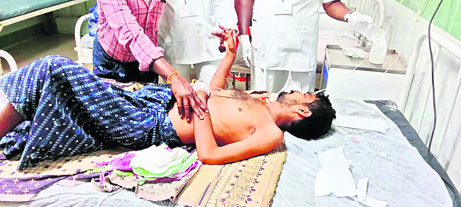 పార్వతీపురం: చికిత్స పొందుతున్న నాగరాజు2