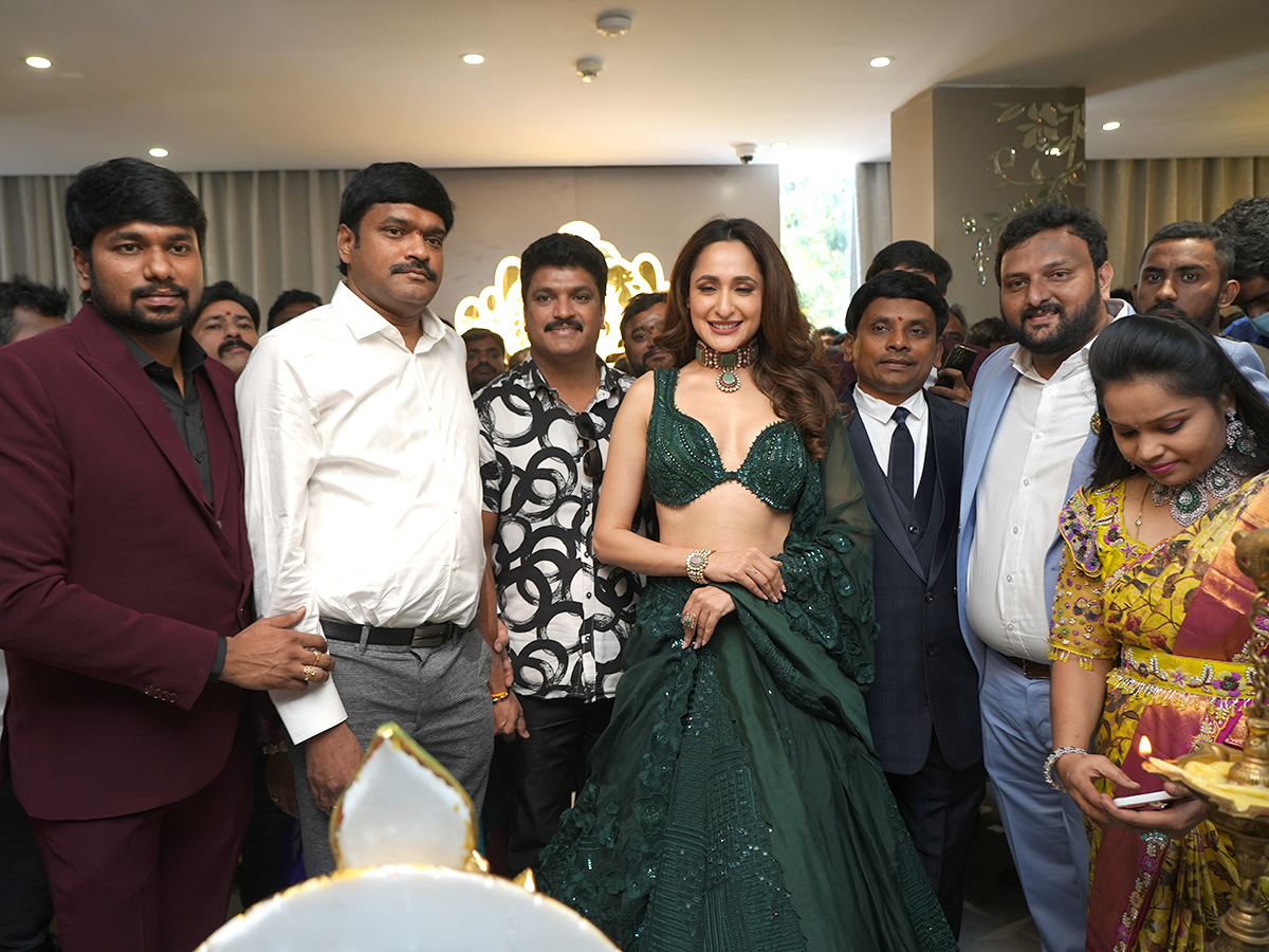Pragya Jaiswal at Jewellery Shop at Hyderabad - Sakshi1