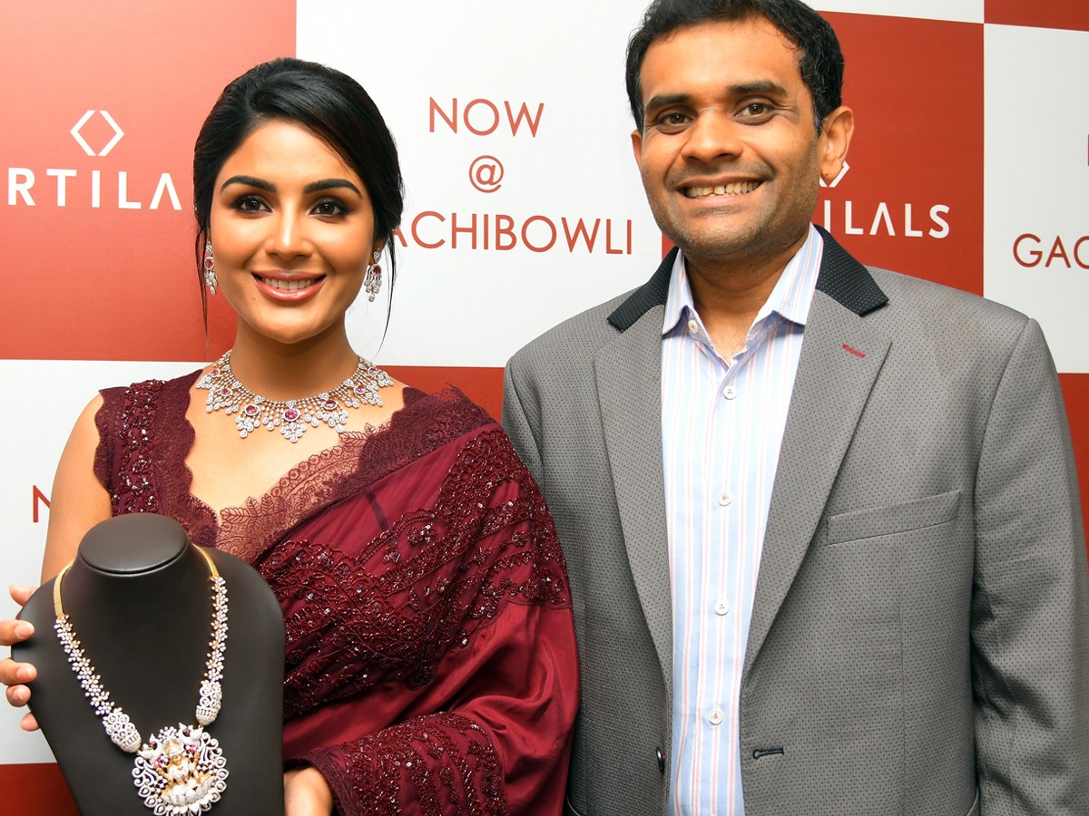 Actress Samyukta Menon At Inauguration Of Kirtilal Jewellers Showroom at Gachibowli Photos - Sakshi2