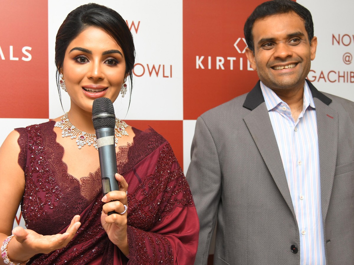 Actress Samyukta Menon At Inauguration Of Kirtilal Jewellers Showroom at Gachibowli Photos - Sakshi3