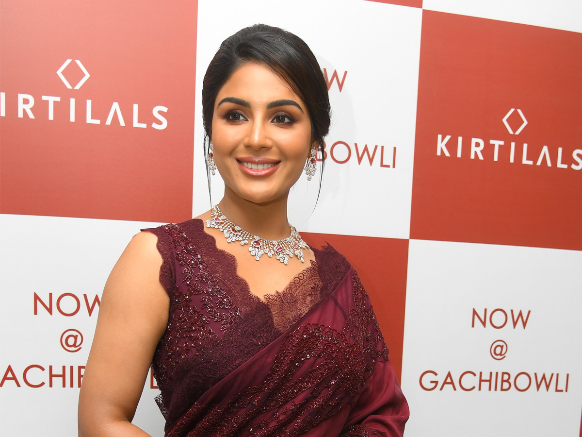 Actress Samyukta Menon At Inauguration Of Kirtilal Jewellers Showroom at Gachibowli Photos - Sakshi11