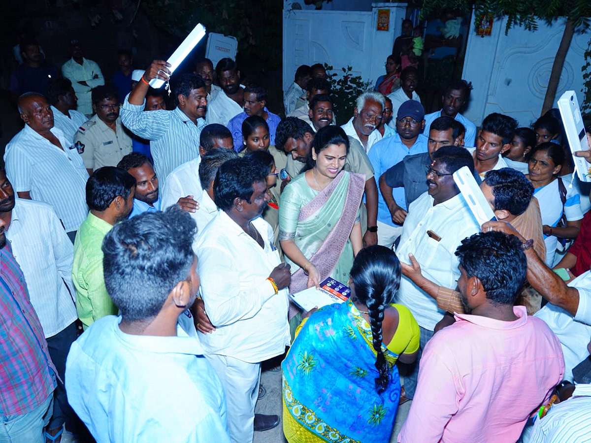 Jagananne Maa Bhavishyathu Campaign April 11th - Sakshi14