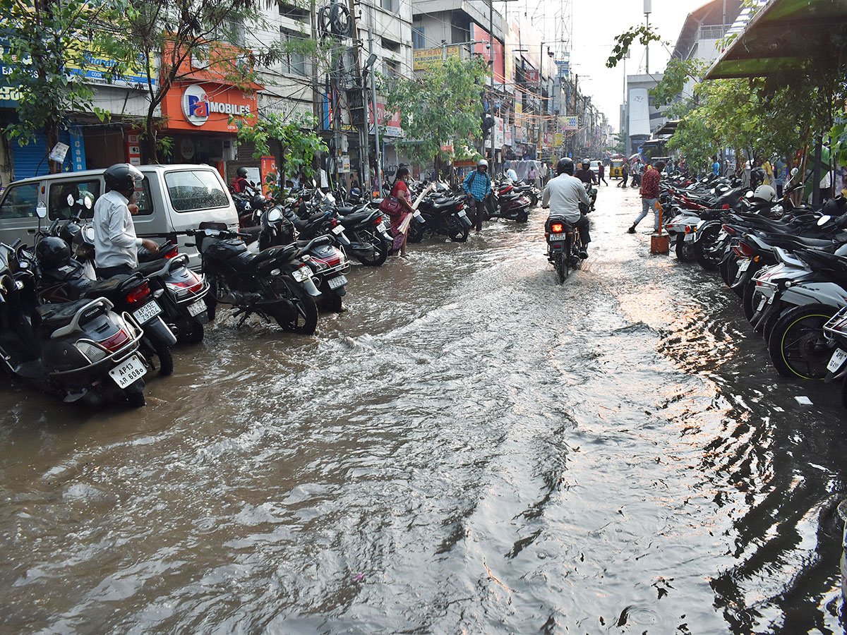 Heavy Rain in Hyderabad Pics - Sakshi8