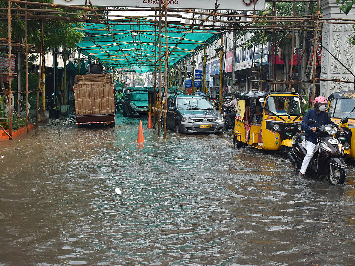 Heavy Rain in Hyderabad Pics - Sakshi9