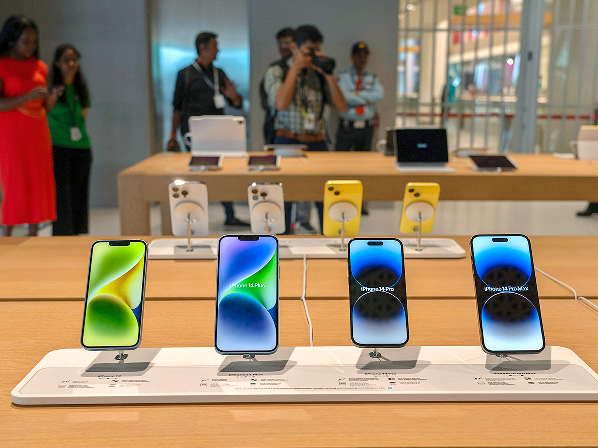 Apple BKC Store First Look in Mumbai Photos - Sakshi28
