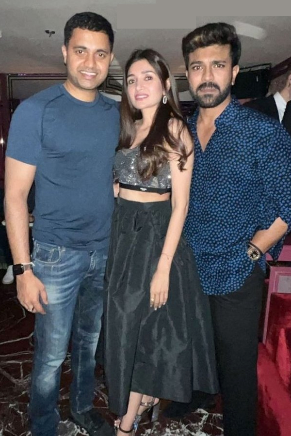 Global Star Ram Charan With Wife Upasana At Dubai Vacation Photos - Sakshi5