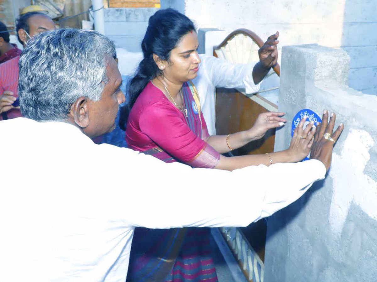 Jagananne Maa Bhavishyathu Campaign First Day - Sakshi9