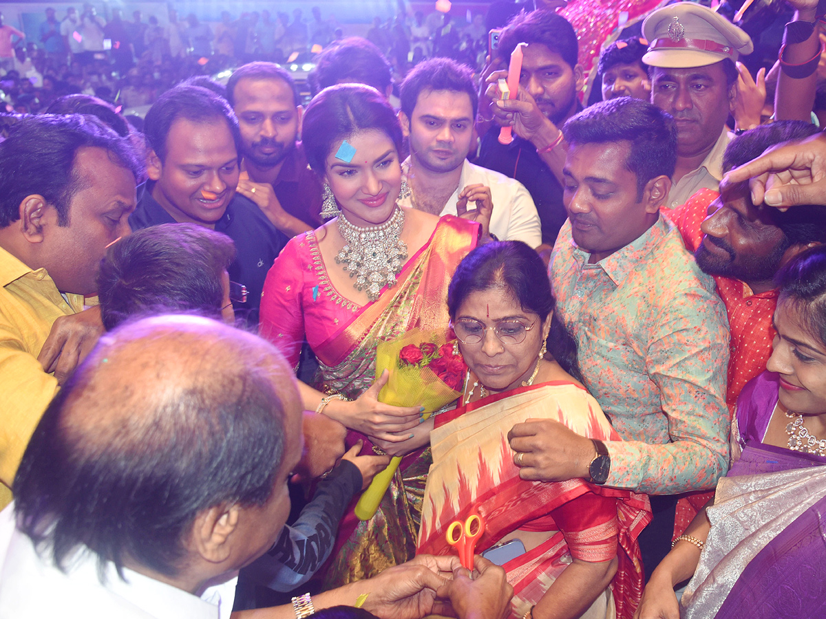 Honey Rose Shop opening in Warangal Photos - Sakshi11