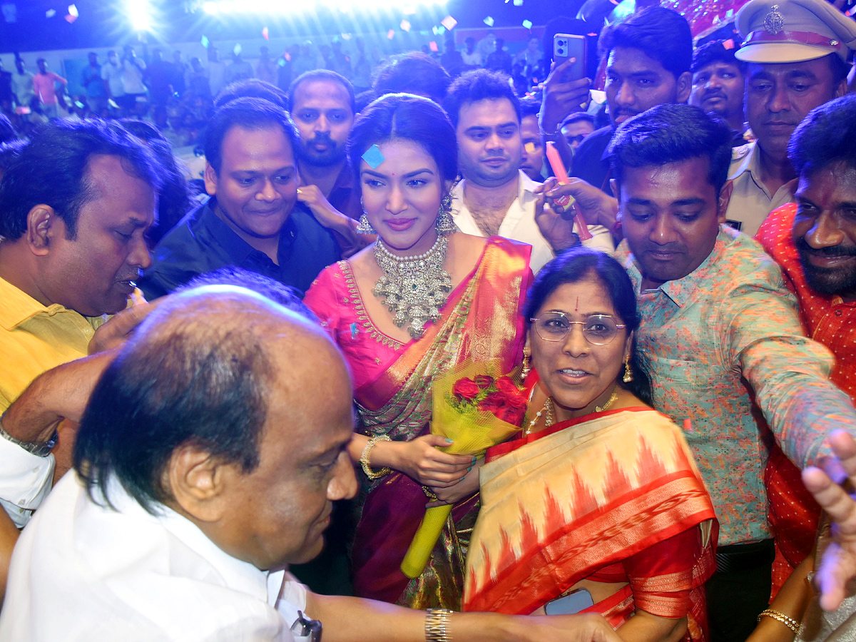 Honey Rose Shop opening in Warangal Photos - Sakshi12