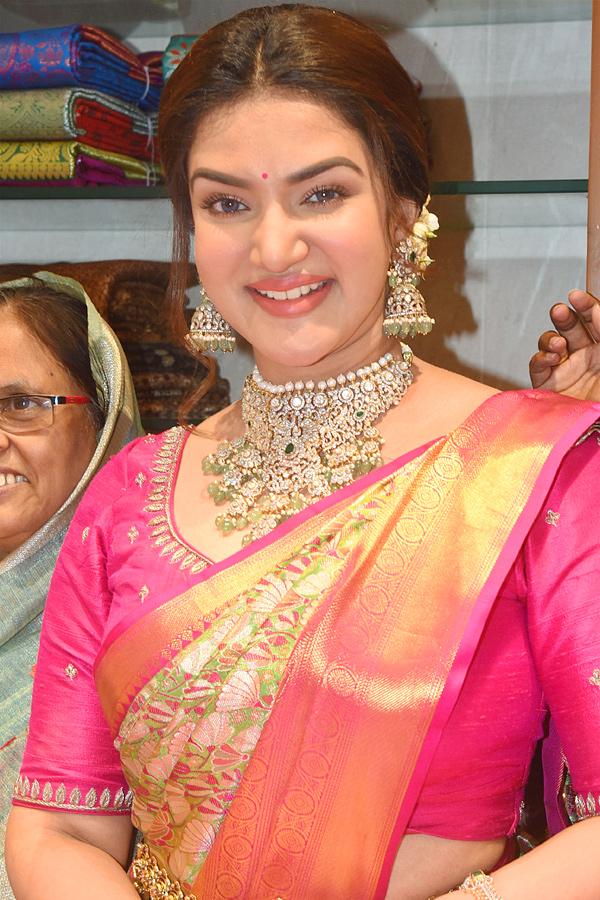Honey Rose Shop opening in Warangal Photos - Sakshi14