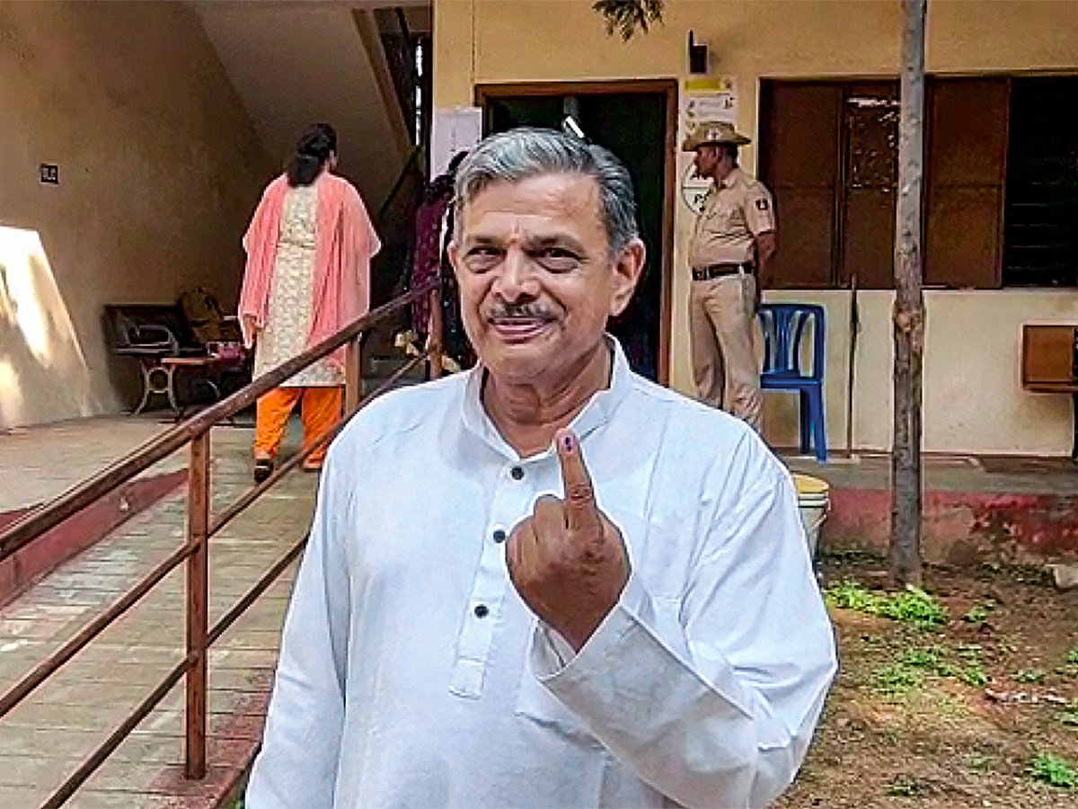 Vote for Karnataka Assembly Elections pics - Sakshi11