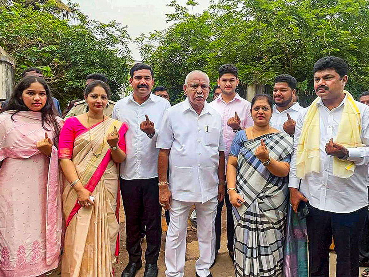 Vote for Karnataka Assembly Elections pics - Sakshi14