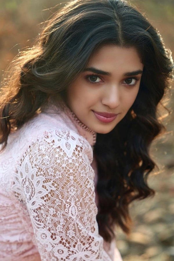 actress krithi shetty photos - Sakshi8