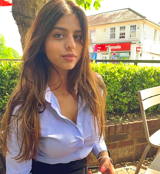 shah rukh khan daughter suhana khan latest photo - Sakshi15