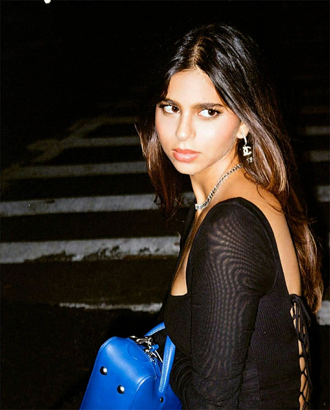 shah rukh khan daughter suhana khan latest photo - Sakshi20