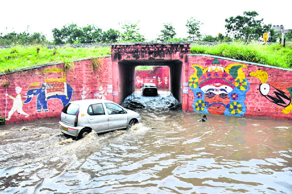 బెంగళూరు కొడిగేహళ్లి రైల్వే అండర్పాస్ ఇలా1