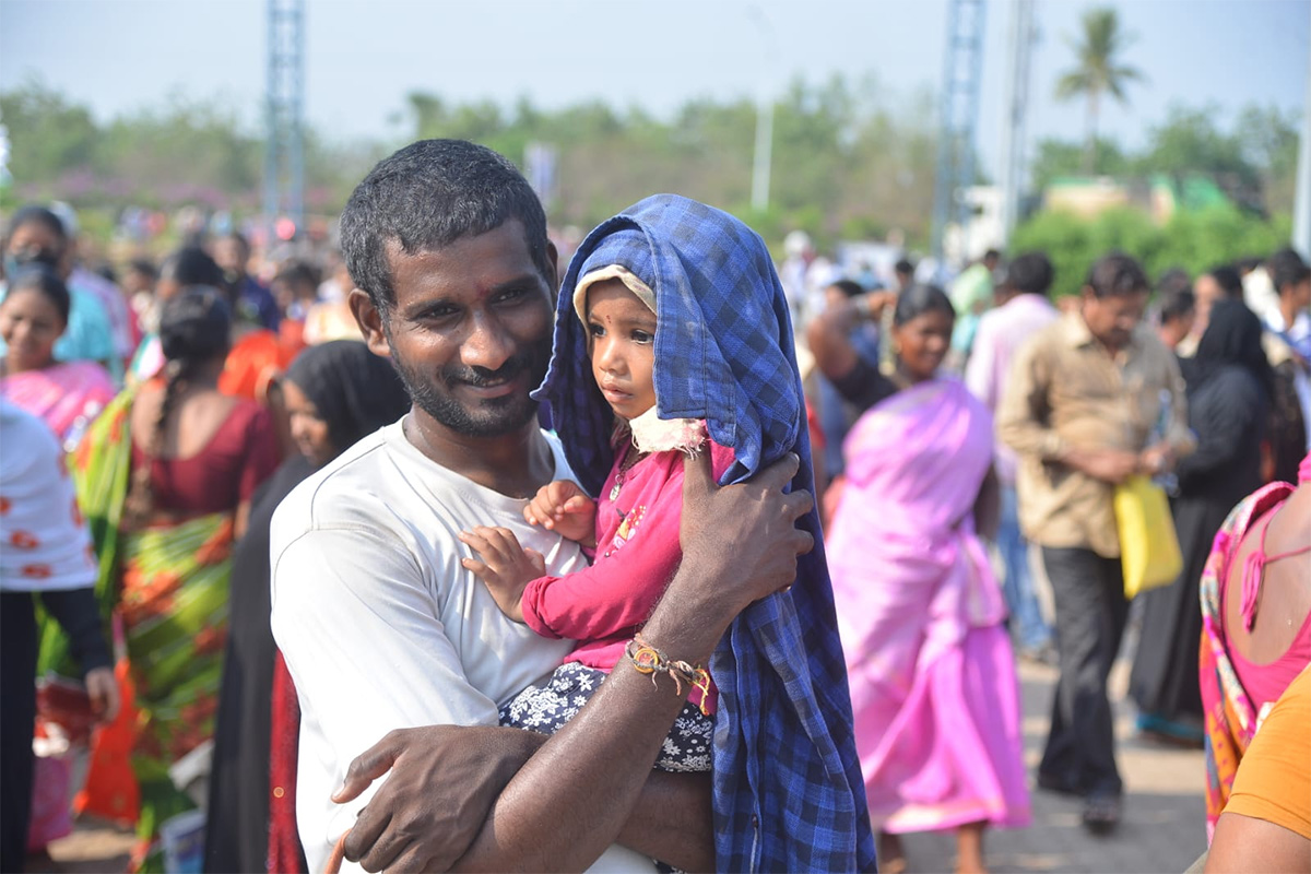Huge Crowd At CM Jagan Amaravati Land Distribution Meeting Photos - Sakshi22