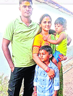 భార్య సౌజన్య, పిల్లలతో అనిల్1