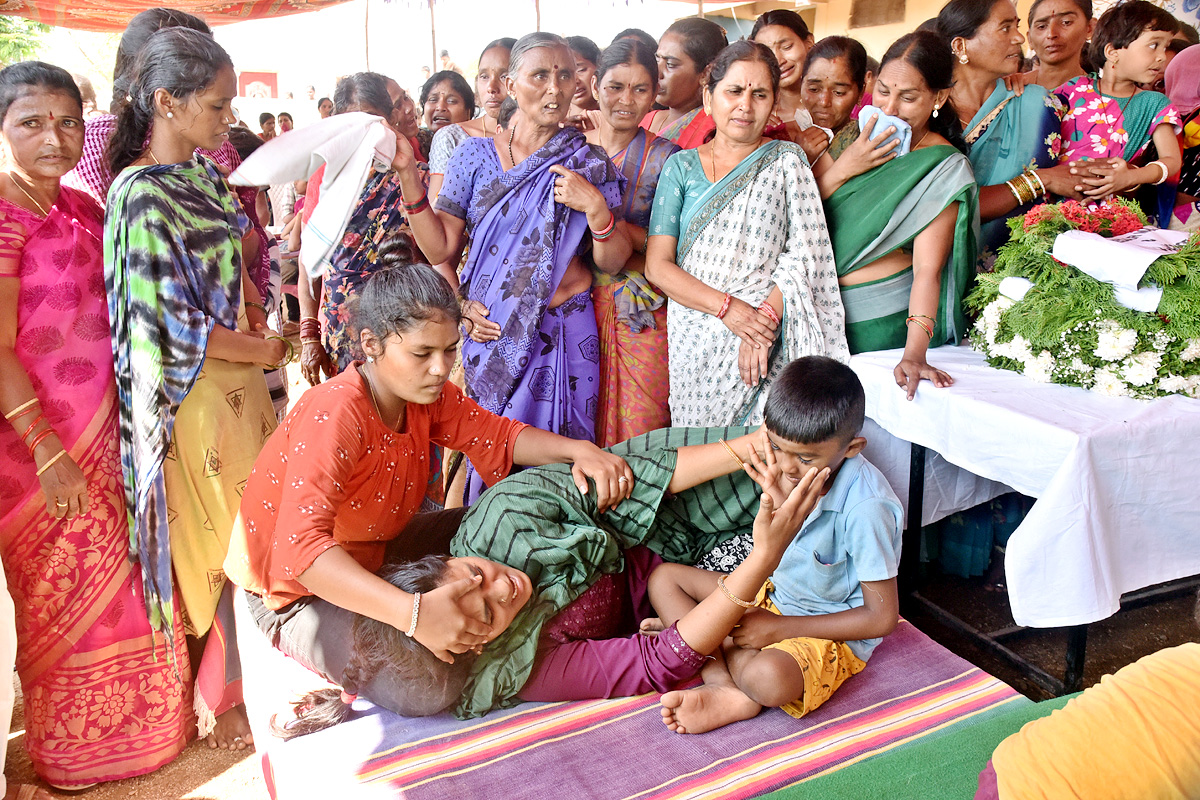 State funeral For Martyred Army Jawan In Karimnagar - Sakshi7