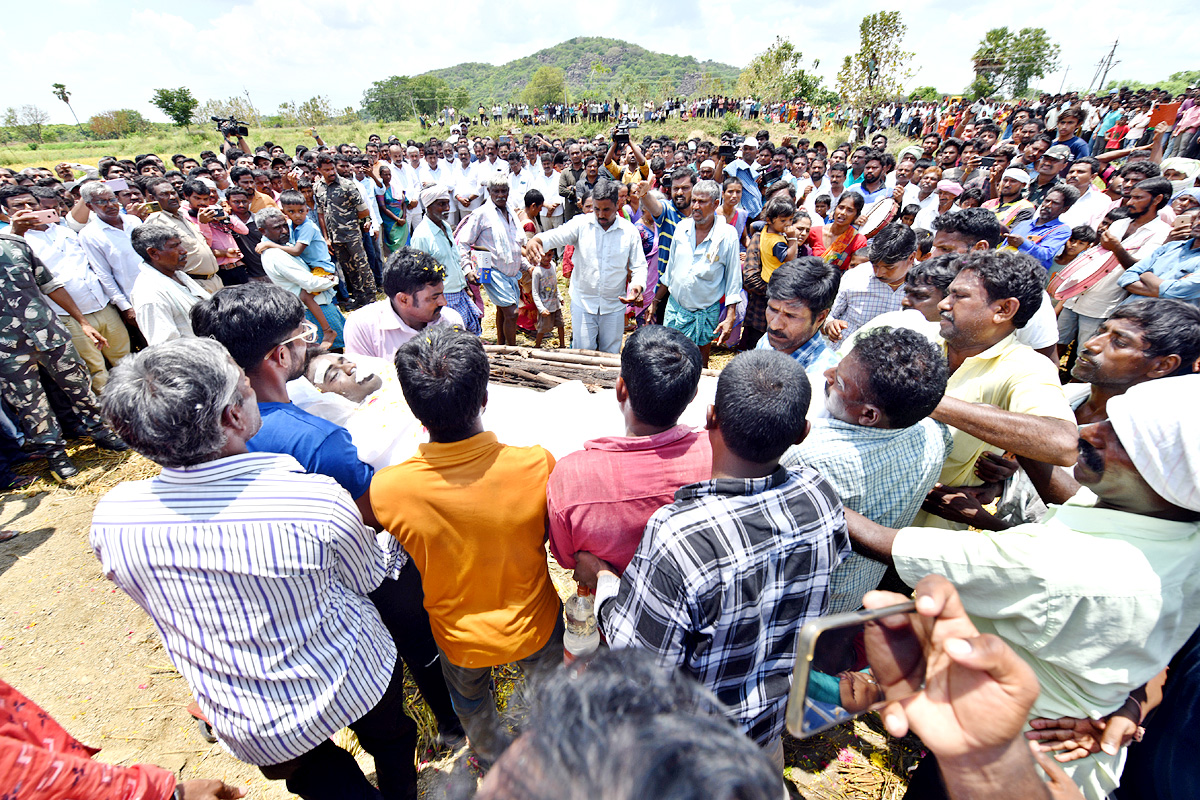 State funeral For Martyred Army Jawan In Karimnagar - Sakshi13