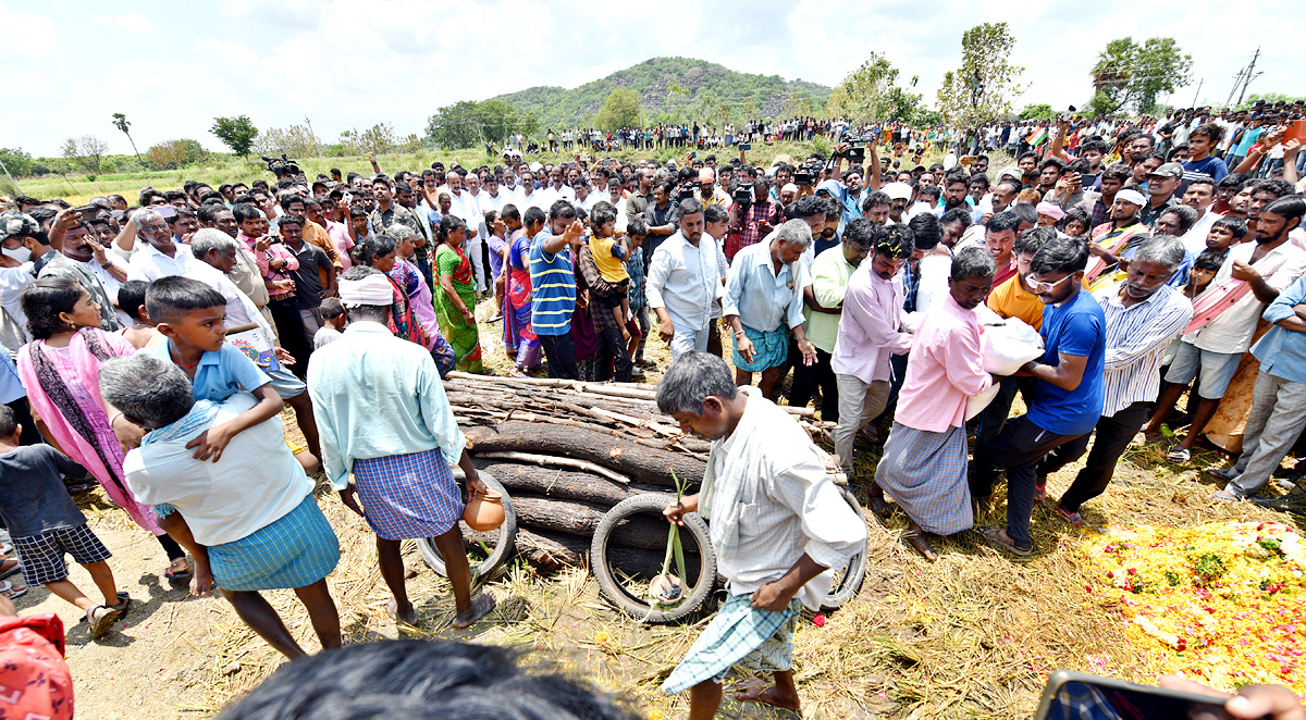 State funeral For Martyred Army Jawan In Karimnagar - Sakshi14